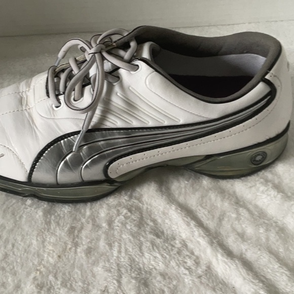 Puma White and Black spiked golf Shoes with Sleek Design - Picture 5 of 6